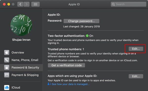 Nhấp vào Passwords & Security