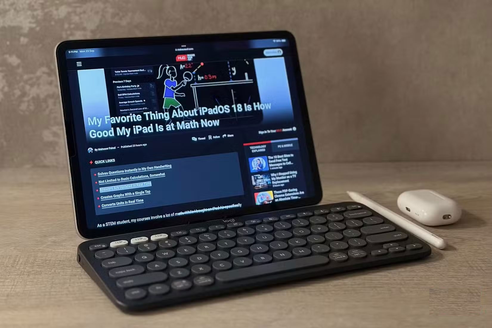 iPad cùng với Apple Pencil, bàn phím Logitech Pebble 2 và AirPods